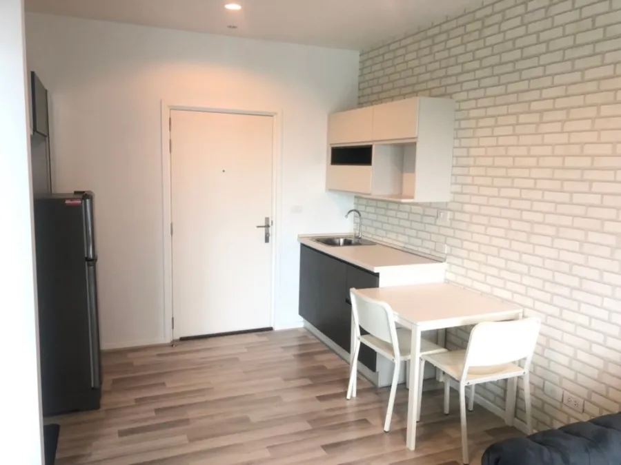 Sell / rent The Key Wutthakat, nice room, decorated with furniture and complete facilities. Hurry up to reserve.