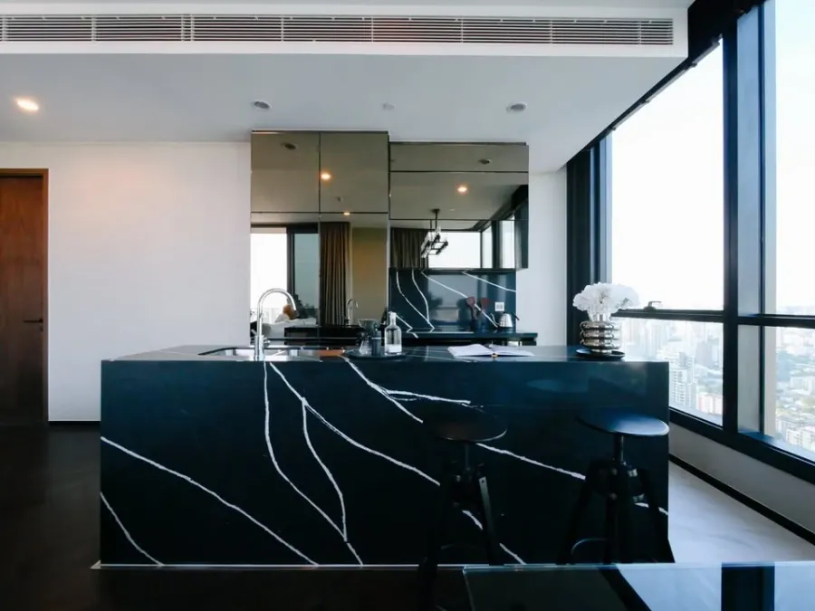 ให้เช่า The ESSE Sukhumvit 36 3 ห้องนอน 3 ห้องน้ำ ชั้นสูงมากเวอร์ ตกแต่งสวย เฟอร์นิเจอร์ เครื่องใช้ไฟฟ้าครบ วิวถนนสุขุมวิท ทองหล่อ ต้องจัดแล้ว