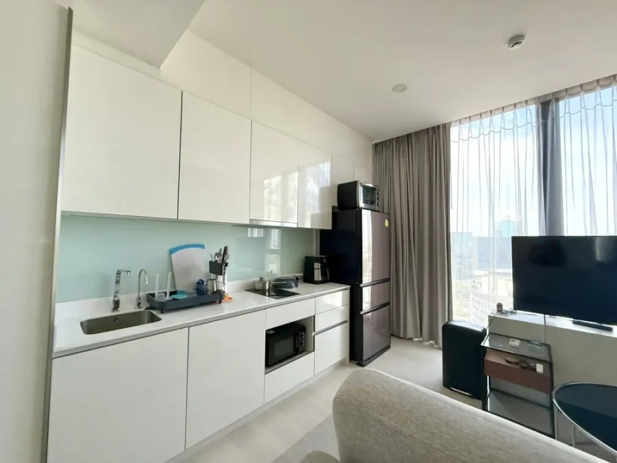 For sale or rent: Mazarine Ratchayothin, corner room with privacy, good location, lots of usable space. Reserve now!