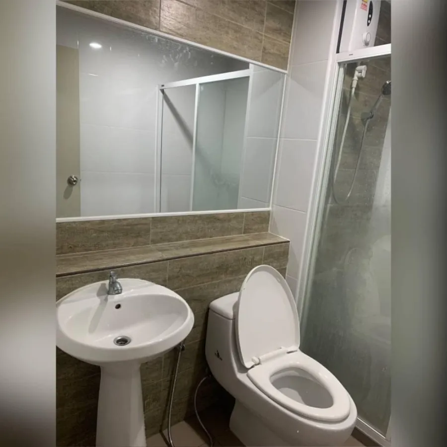For rent: Regent Orchid Talat Phlu, 4th floor, Building B, separated room. Comes with complete decorations. Book now.