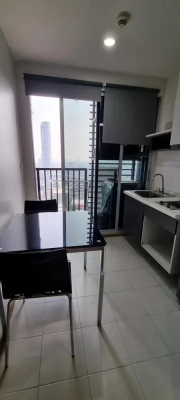 ขาย ให้เช่า The Base Sukhumvit 77 ชั้น 31 วิว BTS ห้องกั้นเป็นสัดส่วน โซฟานุ่มนิ่มนั่งสบาย จองเลย