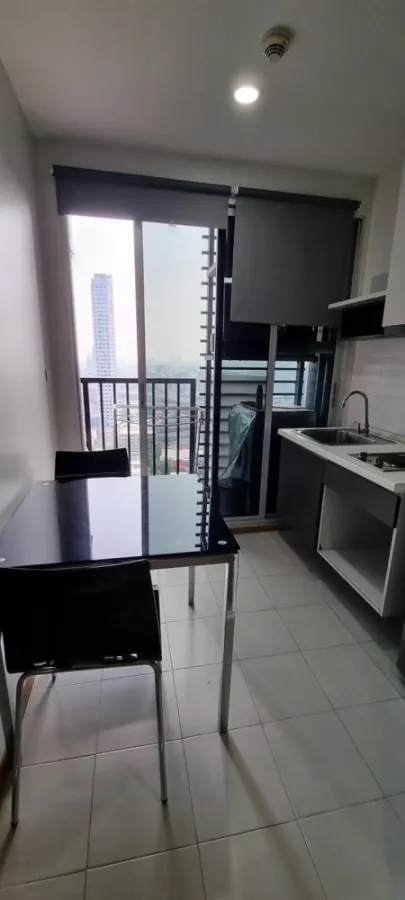 ขาย ให้เช่า The Base Sukhumvit 77 ชั้น 31 วิว BTS ห้องกั้นเป็นสัดส่วน โซฟานุ่มนิ่มนั่งสบาย จองเลย