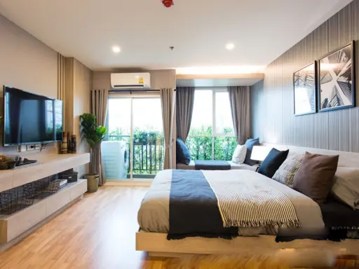 Sale down payment Lumpini Park Borommaratchachonnani-Sirindhorn. View of Borommaratchachonnani Road, move now, don't hesitate !!