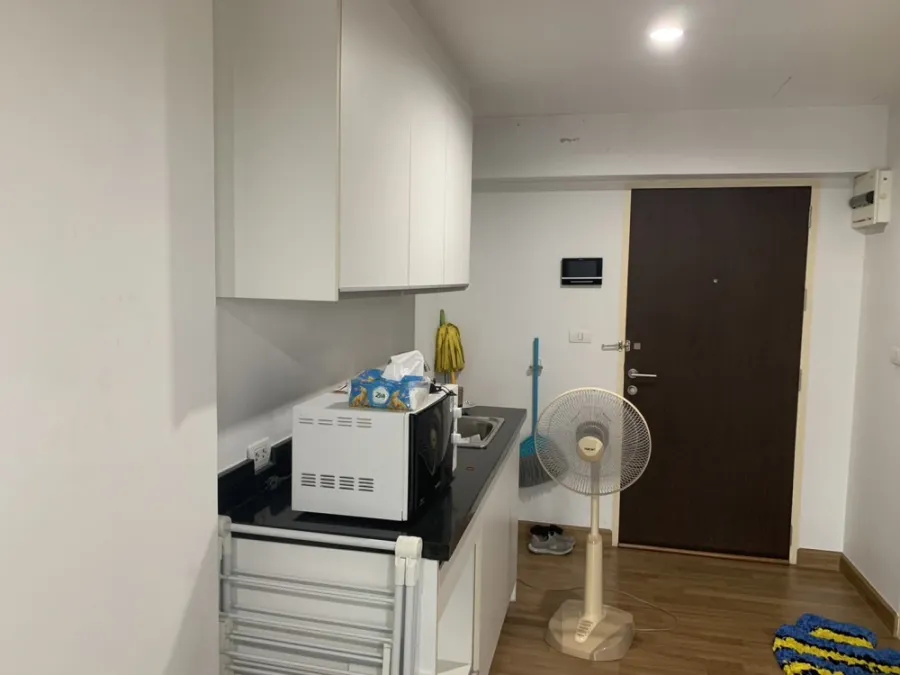 For rent!! Max Condominium Vibhavadi, 5th Floor, Building A, Good Location, Fully Furnished You can't miss it, book now!!