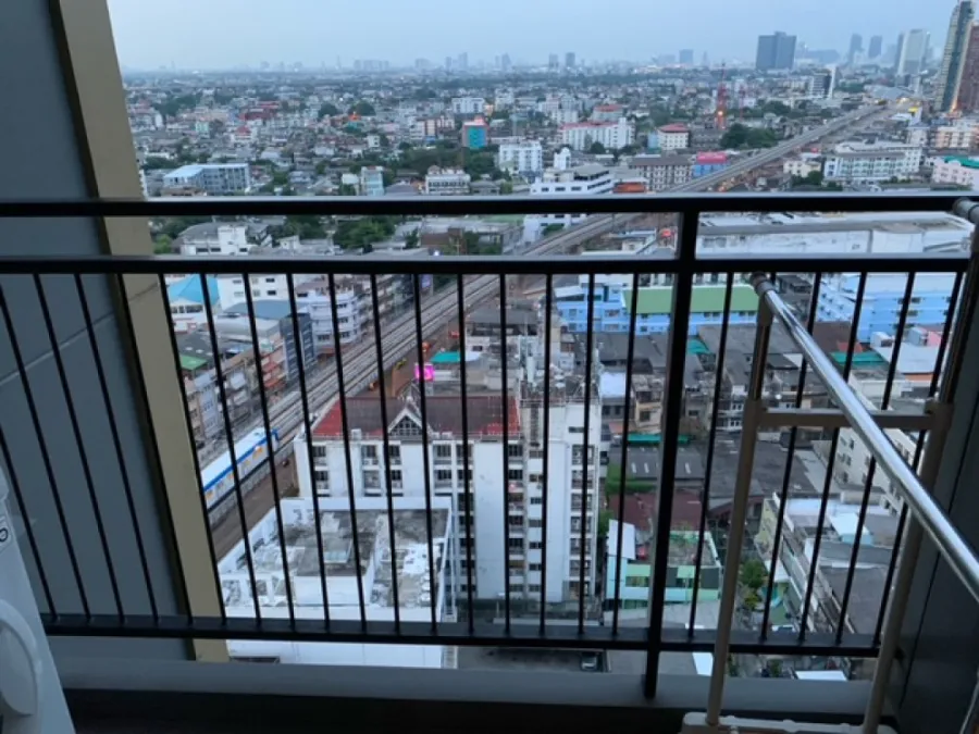 Quick sale!! Thana Astoria Condo, 21st floor, beautiful room, ready to move in, convenient to travel, near MRT, hurry and book now!!