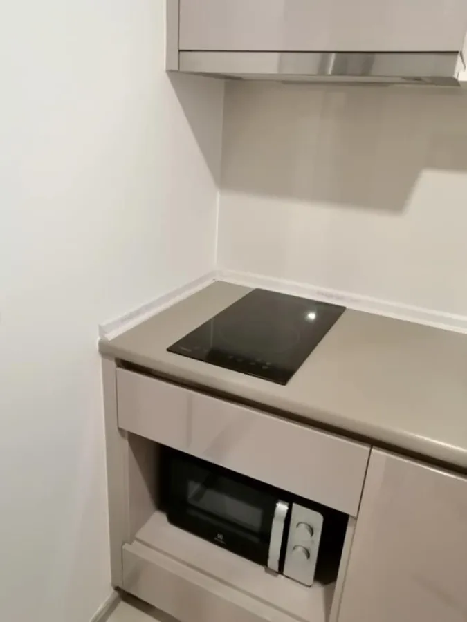 For rent Aspire Asoke - Ratchada 2 bedrooms 1 bathroom comes with full facilities. not booking is a mistake