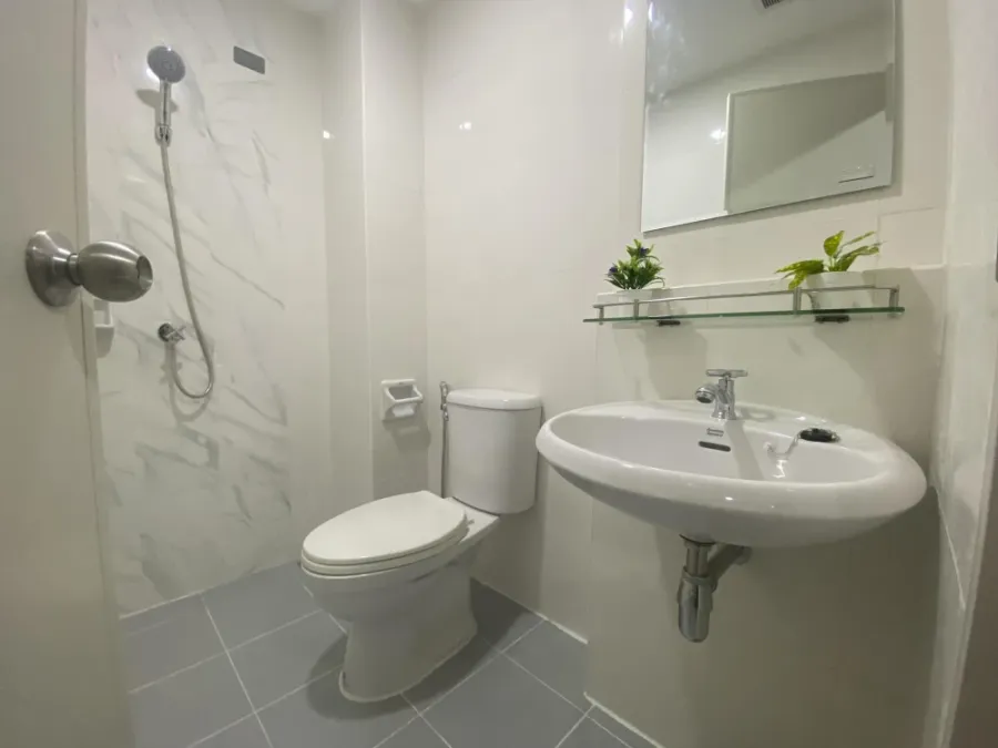 For rent: The Diamond Nawa Nakhon-Taladthai, 7th floor, fully furnished, book now.