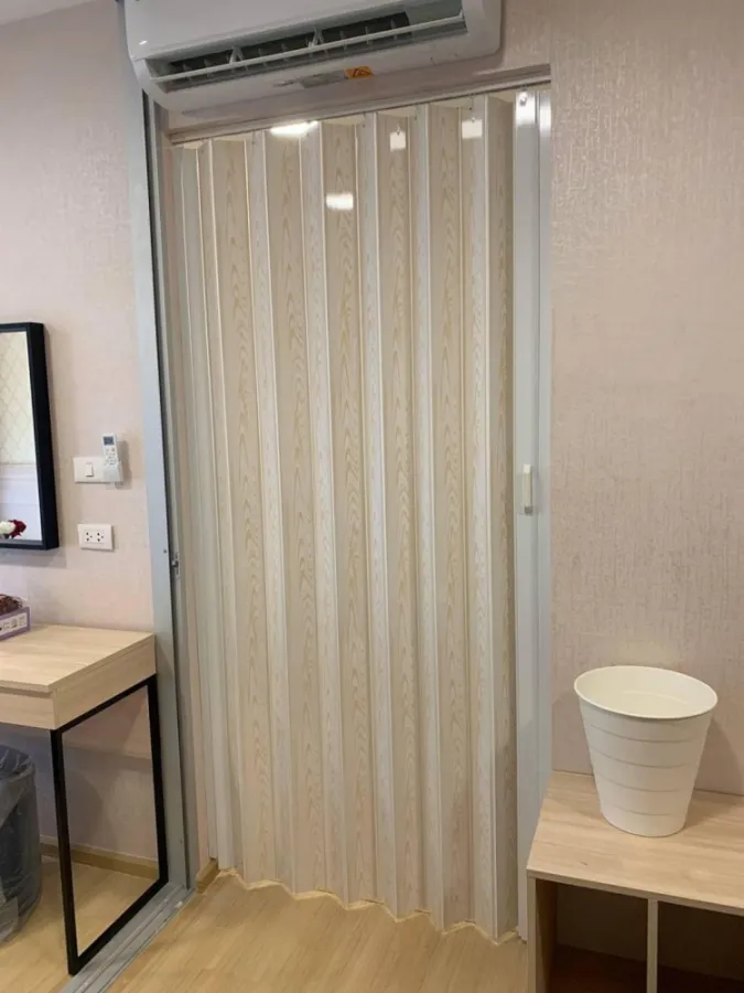 Plum Condo Rangsit Alive 1 for rent, Building C, outside view, bedroom with very beautiful wallpaper Don't miss it
