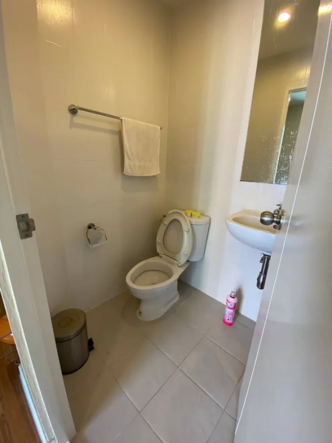 For rent, V Condo, Lat Krabang, garden view, wide room, book now.