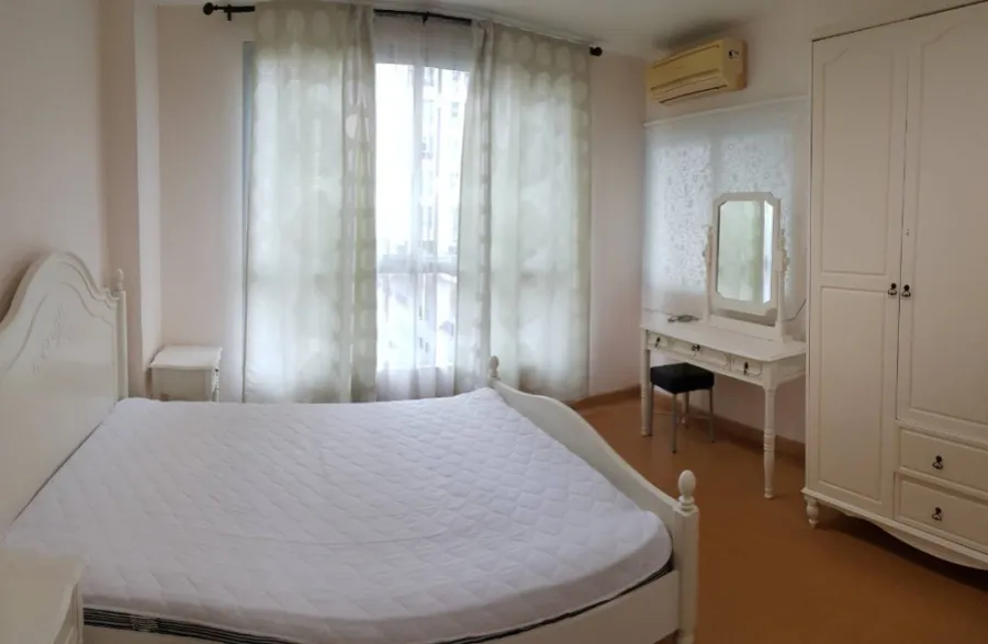 For rent Life at Tha Phra, very beautiful room, very pleasant, 7th floor, high, good condition, fully furnished If interested, hurry to reserve.