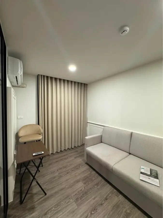Urgent sale, Condo Flexi Sathorn - Charoen Nakhon, empty room, not expensive price, those who like to decorate rooms should not miss this.