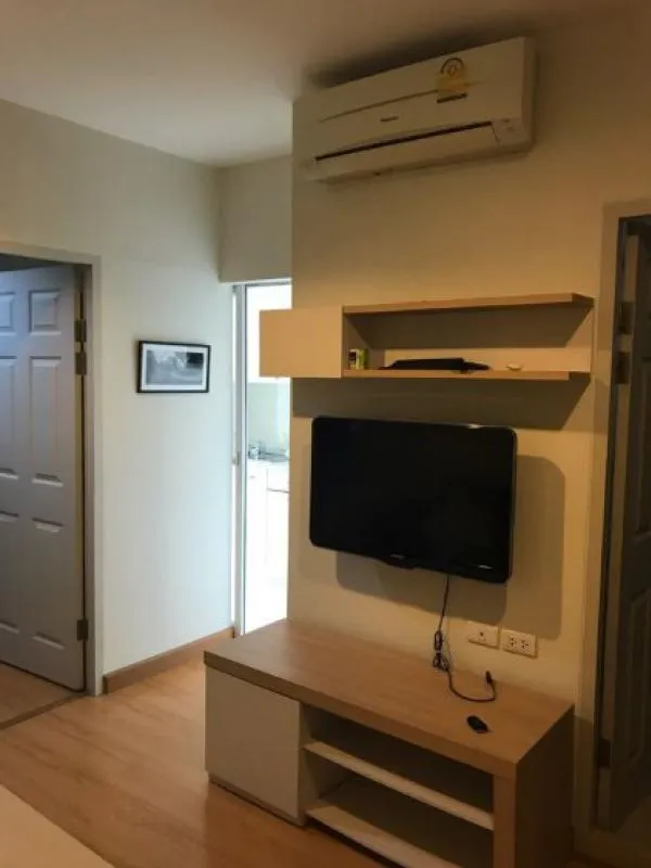 Urgent. Hurry up. Opportunities like this don't come often. Beautifully decorated room. Fully furnished. Very nice. Life @ ratchada-suthisan
