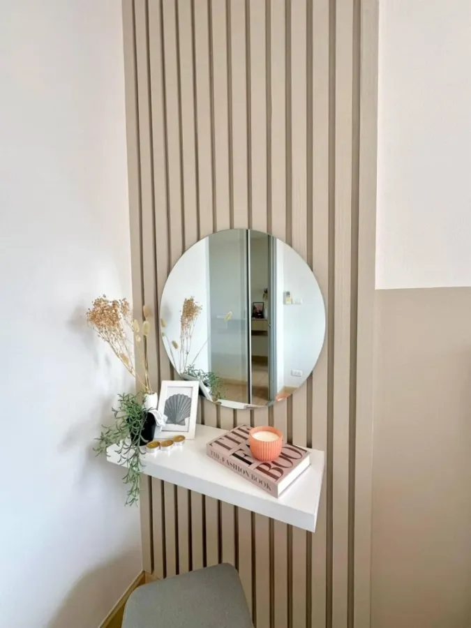 For sale A Plus Rattanathibet-Tiwanon, 4th floor, swimming pool view. The room is decorated very beautifully. The bed is very comfortable to sleep in.