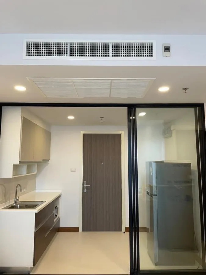 Rent Supalai Premier Charoen Nakorn, spacious room There is a lot of usable space, friendly price, say that you should not miss it.