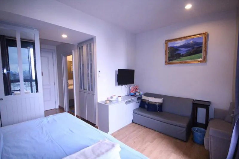 Selling The Editor, fully furnished. Very nice room, good location, near BTS Saphan Khwai, easy to find food, very convenient.