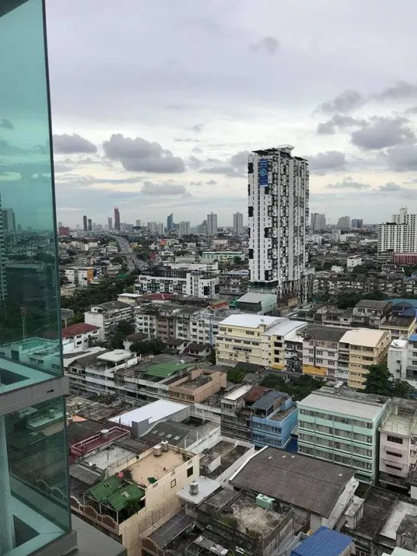 For Rent ยู ดีไลท์ แอท ตลาดพลู สเตชั่น ห้องมุม วิวขั้นเทพ เฟอร์อย่างดีทั้งห้อง จองด่วน ก่อนหลุดมือ