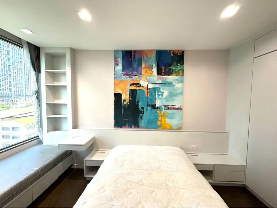 For sale and rent, Naranine, great built-in room, very livable, premium grade furniture. You can just come in and stay.