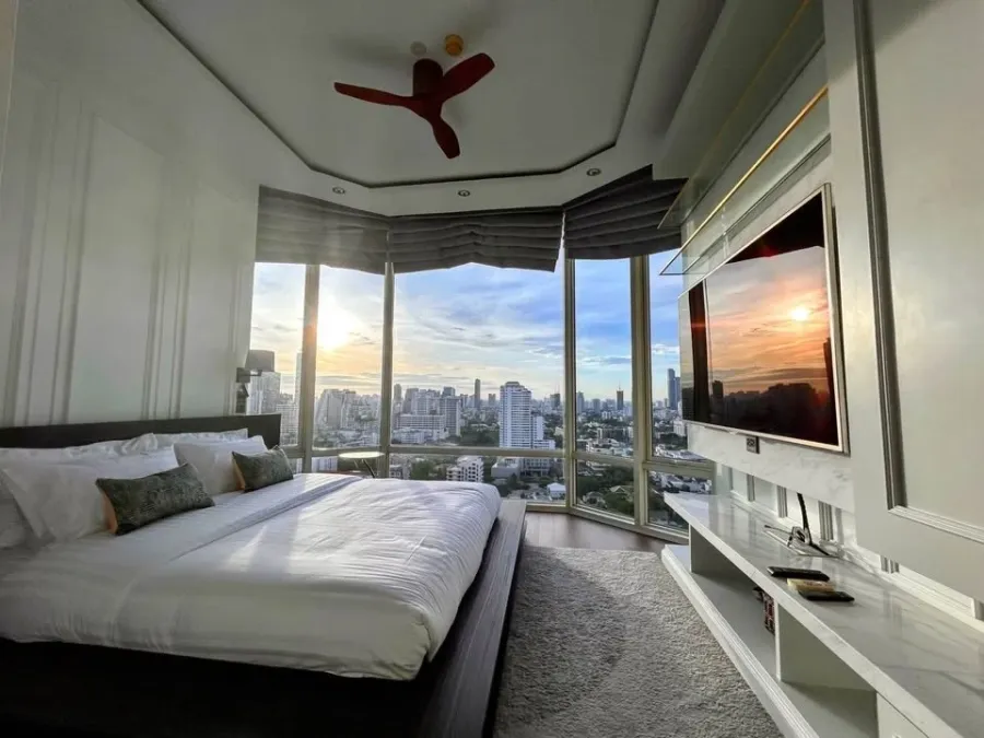 ให้เช่า Royce Private Residences ห้องกว้างขวางผสมผสานกับเฟอร์นิเจอร์ระดับไฮเอนด์ เพื่อสร้างประสบการณ์การใช้ชีวิตที่สะดวกสบายและมีสไตล์
