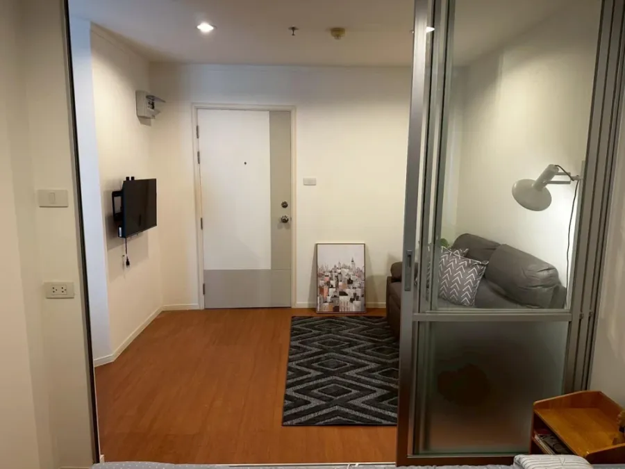 For rent: Lumpini Park Rattanathibet-Ngamwongwan, a comfortable room, decorated in a controlled tone, comes with complete furniture, book now.