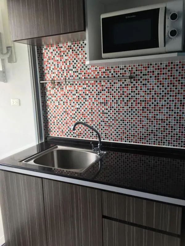Super satisfying, Condo DEN Vibhavadi for rent, beautiful room, fully furnished, very good view, 2 bedrooms, book now. If you are slow, you will miss it.