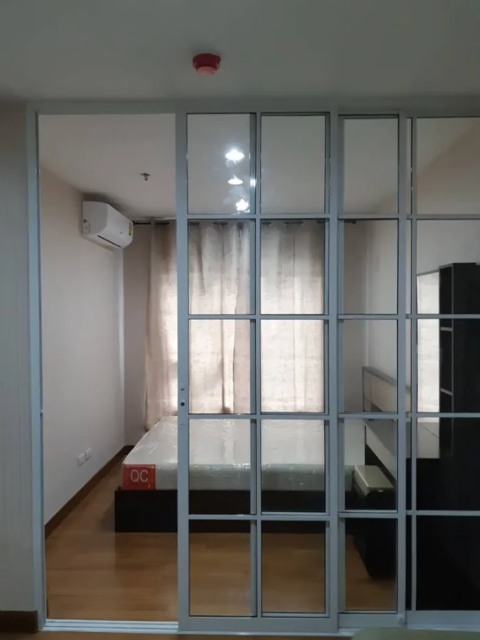 For rent: Regent Home Bang Son, Building C, 19th floor, swimming pool view. The room is divided into proportions, fully decorated, livable. Book now.