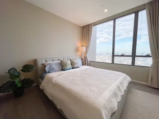 Selling 333 Riverside, 1 bedroom, 1 bathroom. Beautifully decorated with a coordinated color scheme. Fully furnished. You'll regret missing out!
