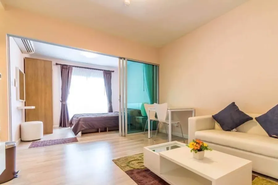 For sale: Plum Condo Laem Chabang, 1 bedroom, 1 bathroom, nice wallpaper, fully furnished, reserve now!