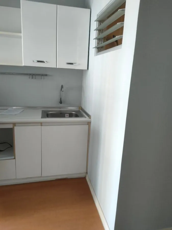 For sale: Lumpini Condo Town, Rattanathibet, 5th floor, not very high floor, separate rooms. Don't just look, hurry and reserve now.