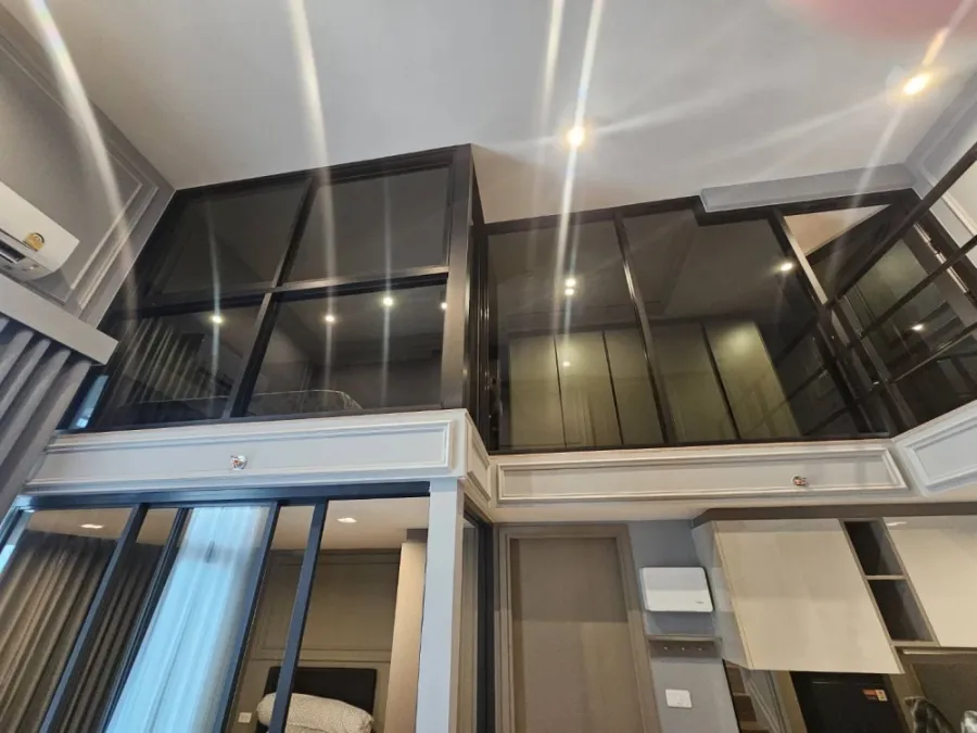 For rent: IDEO RAMA 9–ASOKE, high ceiling, airy, spacious, lots of usable space, comes with complete amenities. Don't miss it!