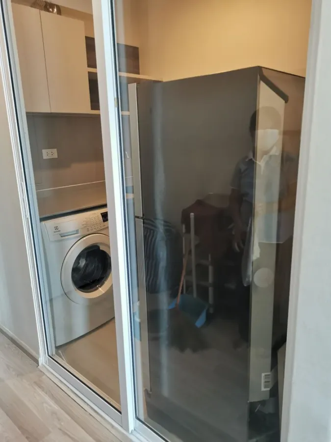 For rent Centric Ratchada-Huay Kwang. The room looks very nice. Get a great view of the city complete electrical appliances Hurry up and move