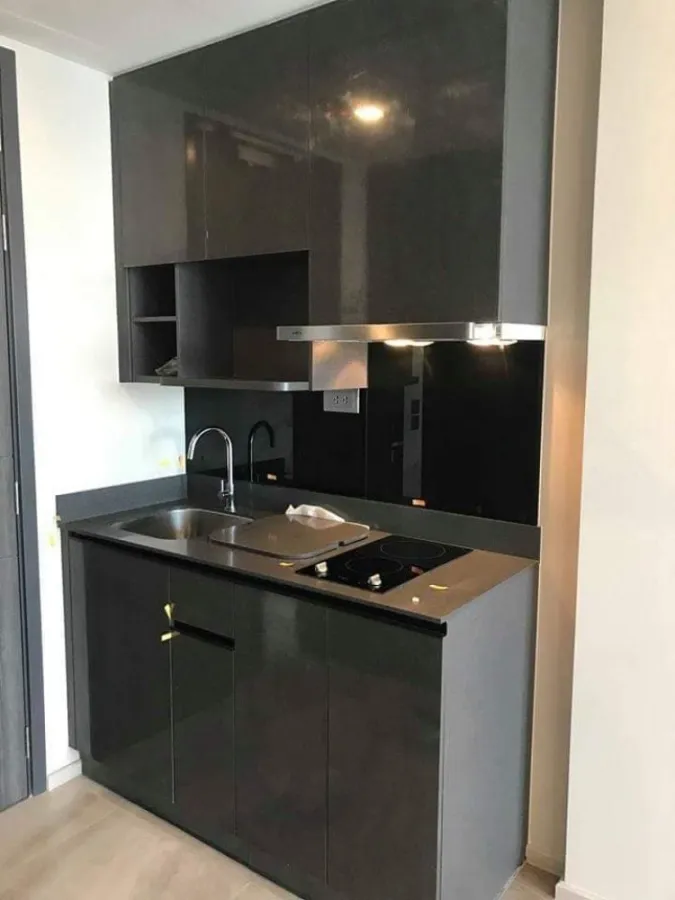 For rent Ashton Asoke, new room, 1 bedroom, high floor, great atmosphere, book now, don't miss it.