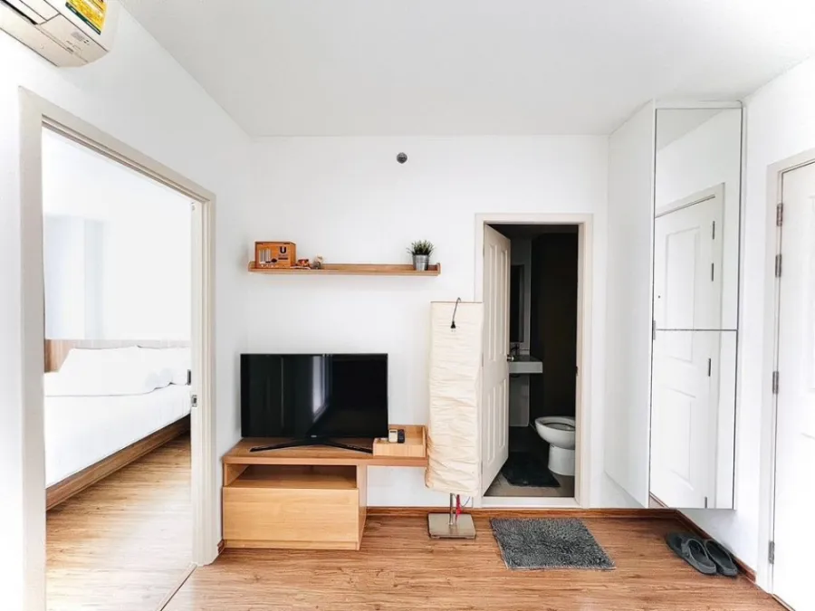 Sell U Delight @ Bangson Station, high floor, city view, no building block, Built-in furniture, book quickly.