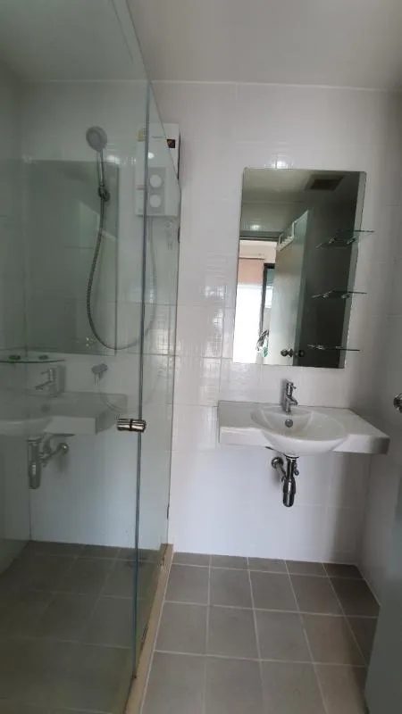 Urgent sale, Ideo Condo, Wutthakat, beautiful room, ready to move in. Built-in furniture in the whole room, complete electrical appliances, book now