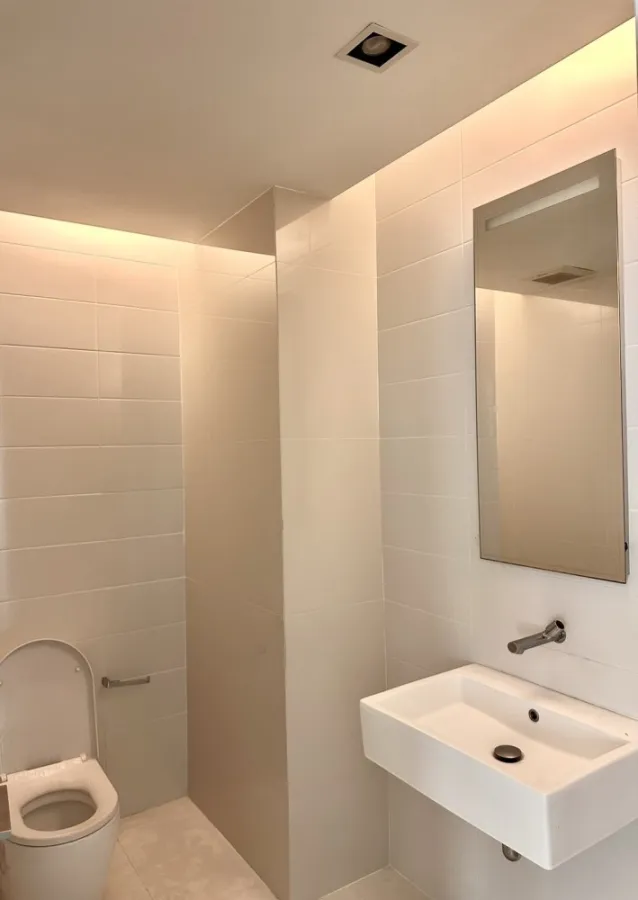 ขายด่วน!! คอนโด เดอะ รูม สุขุมวิท 21 ชั้น 20 ห้องสวย ราคาดี พร้อมเข้าอยู่ รีบจองก่อนหลุดมือ!!