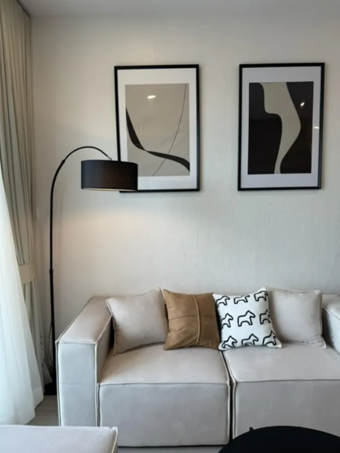For rent, Supalai Premier Si Phraya-Samyan, 26th floor, great city view. A minimalist decorated room. Very minimal. Hurry and reserve.