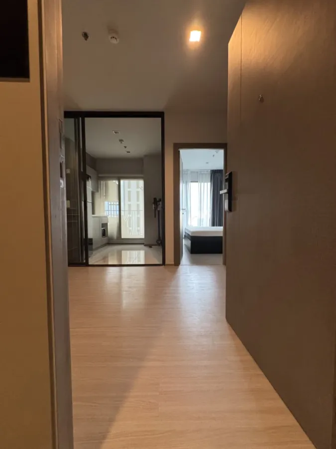 For sale or rent: Life Asoke-Rama 9. Nice, fully furnished unit with complete amenities. Don't miss out!