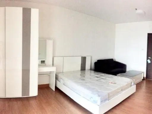 Urgent sale, Supalai Loft Chaengwattana Condo, studio room, high floor, affordable price, buy now, don't wait.