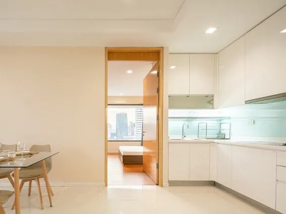 Amanta Lumpini for sale, large corner room, city view, nice decoration, soft colors, good sofa like this, must hurry to reserve
