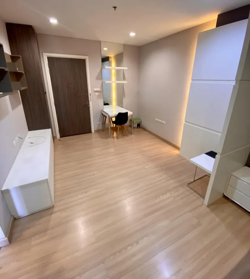 For sale: Urbano Absolute Sathorn-Taksin, room ready to move in. Affordable price Come be the owner here.
