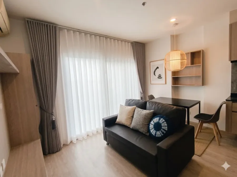 Urgent sale,rent Noble Revolve Ratchada Condo, empty room, affordable price. Those who love decorating rooms, don't wait.