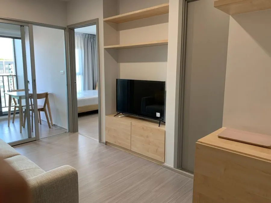 For rent The parkland Charan-pinklao Complete furniture and electrical appliances Got a very beautiful view, don't miss it.