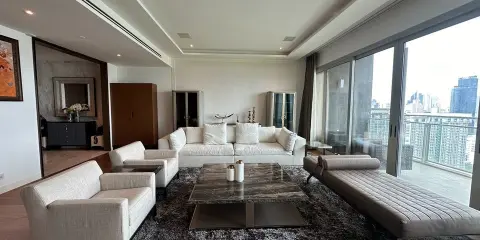 ขายด่วนๆ 185 Rajadamri Penthouse 3 ห้องนอน 4 ห้องน้ำ แต่งพร้อมอยู่ รอให้คุณมาเป็นเจ้าของ