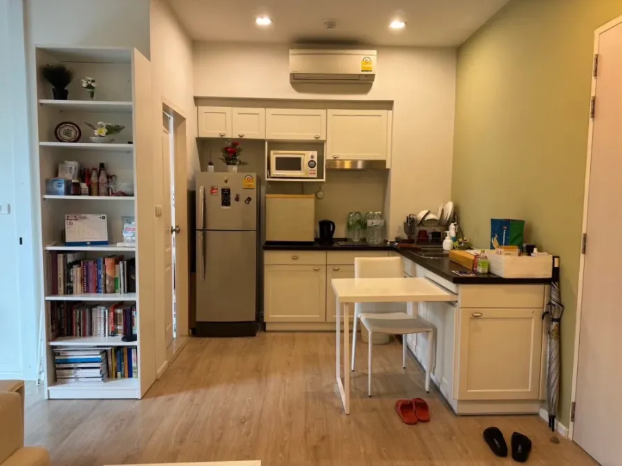 Urgent sale! S1 Rama 9 condo, well-partitioned units with defined zones. Great price! Book today! Don't miss out!