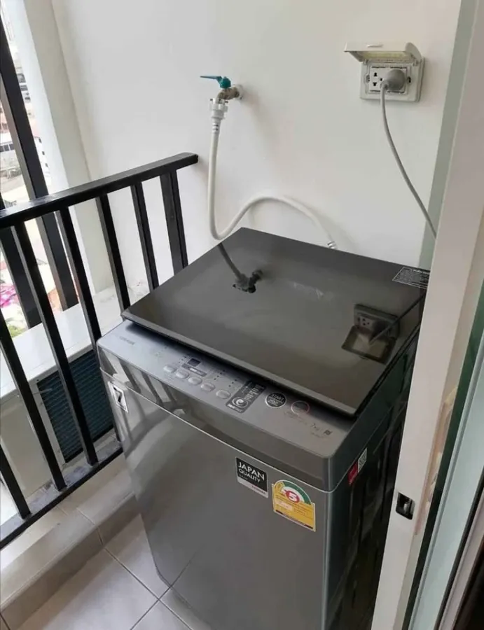 For rent: Regent Home Bangson Phase 2. Unobstructed view, built-in furniture, partitioned rooms, view of the BTS Skytrain. Book now!