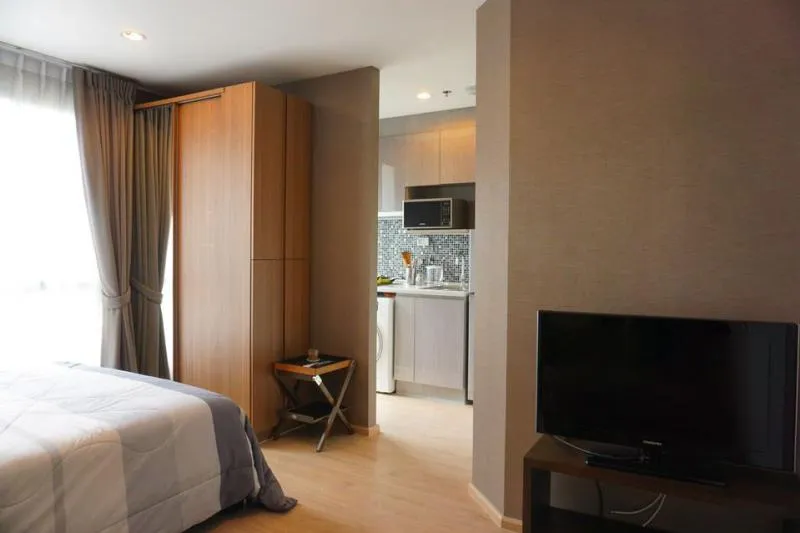 For rent ideo sathorn-tha phra, very beautiful room, gives you a feeling of warmth, very cozy, 24th floor, good view, so good, don't be slow