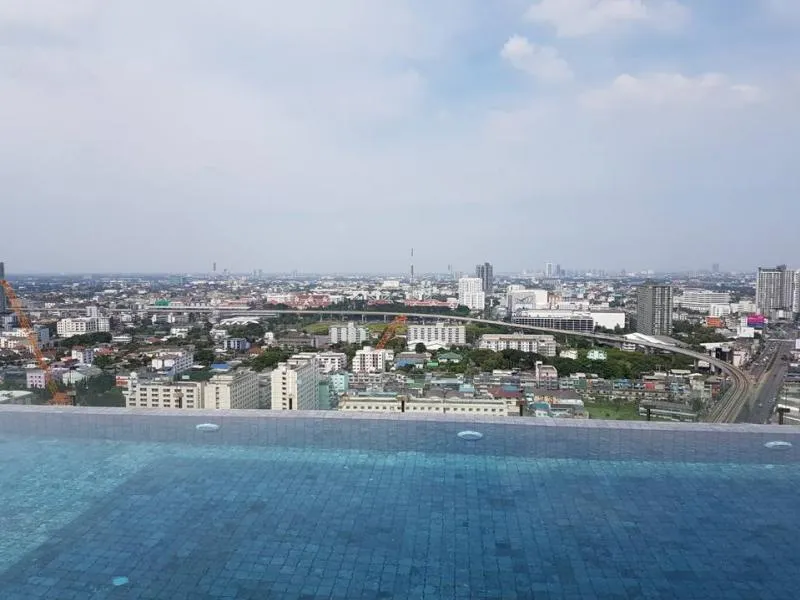 คอนโด ไนท์บริดจ์ ดูเพล็กซ์ ติวานนท์ ห้องดูเพล็กซ์แต่งสวยงามด้วยผนัง ประตูดิจิตอลล็อคคือดี มาเช่าเลย