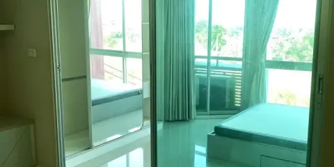 ให้เช่า Swift Condo ชั้น 4 มาพร้อมเฟอร์และเครื่องใช้ไฟฟ้าครบ จองเลย ห้ามพลาด