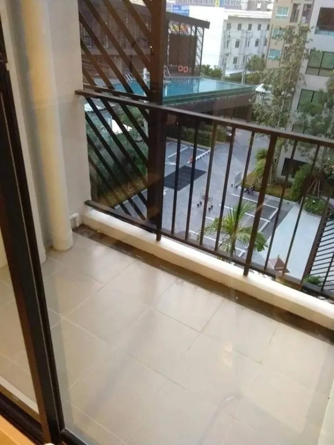 For sale: Lesto Sukhumvit 113, 5th floor, studio room, pool view, with amenities. Not booking is considered a huge mistake.