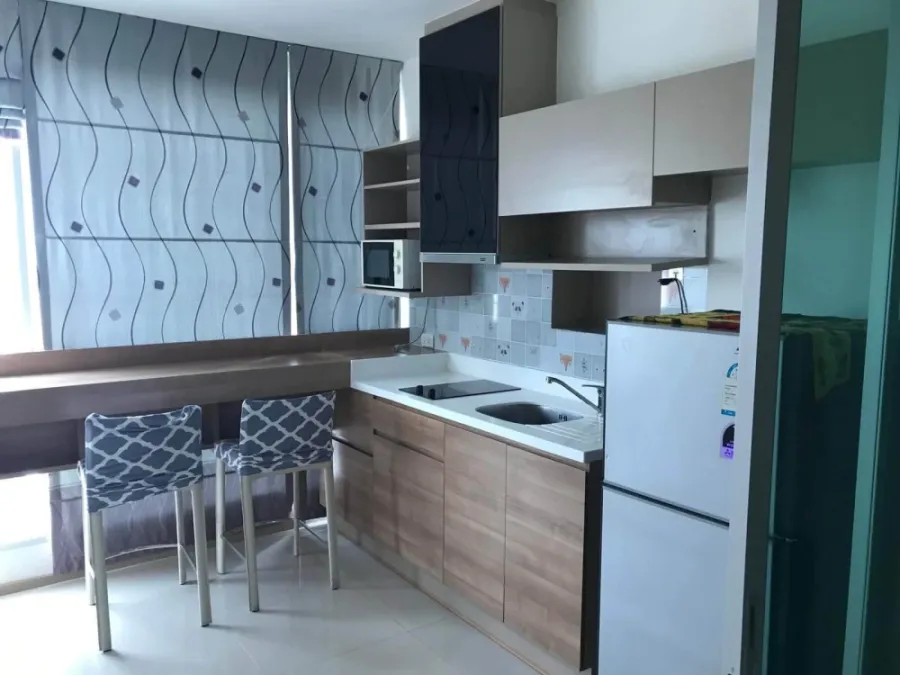 For rent: Rhythm Phahon-Ari, 20th floor, corner unit, fully furnished, very livable. Book now, don't miss out!