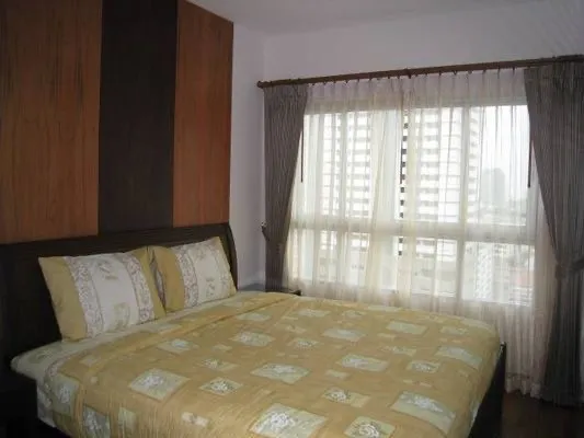 Rent !! Condo Q House, Sathorn, Room No. 18/190, Floor 16, Condo near the train. Don't wait. Book now !!